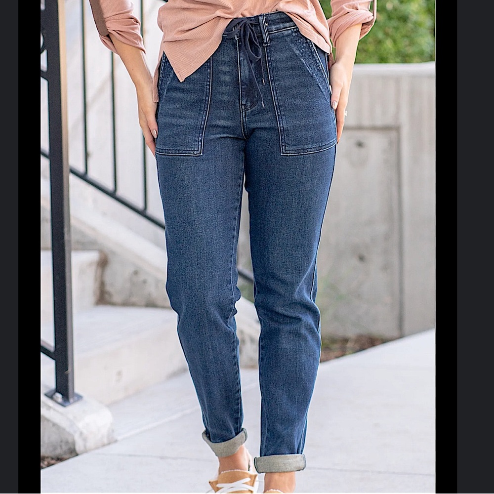 Judy Blue Medium Wash Boyfriend Jeans